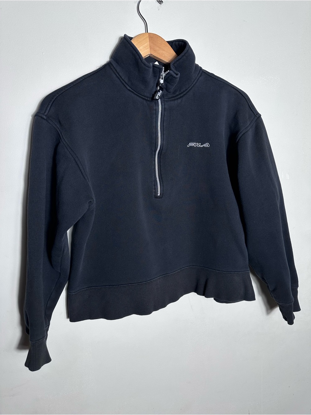 Vintage Fila Half-Zip Pullover Sweatshirt Cropped fit